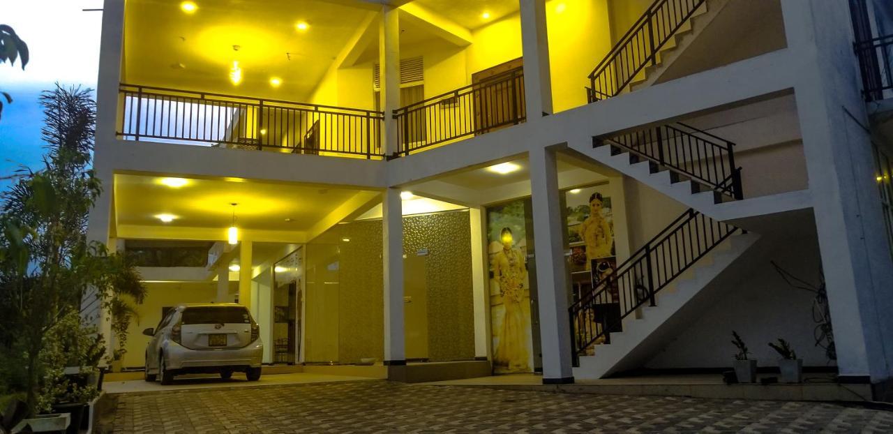 Akoya Pearl Hotel Ratnapura Exterior photo