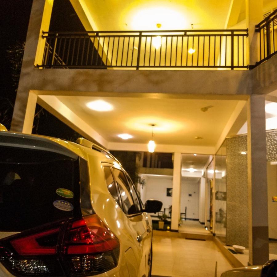 Akoya Pearl Hotel Ratnapura Exterior photo