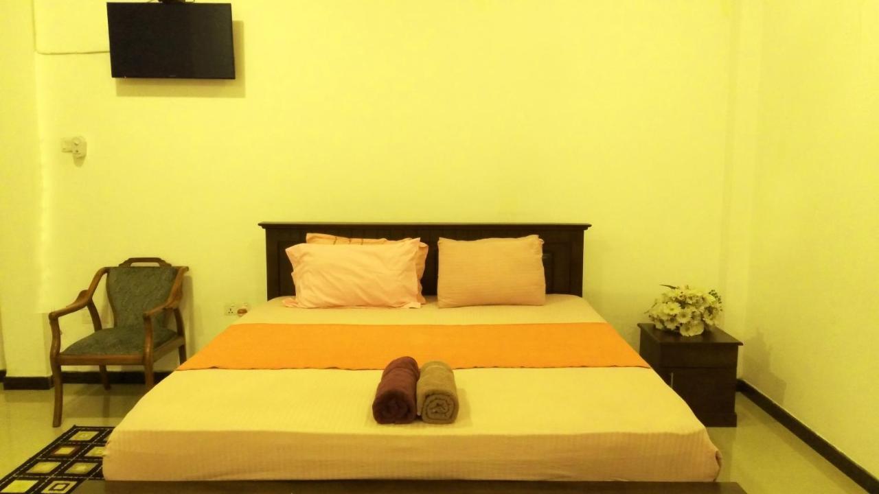 Akoya Pearl Hotel Ratnapura Exterior photo