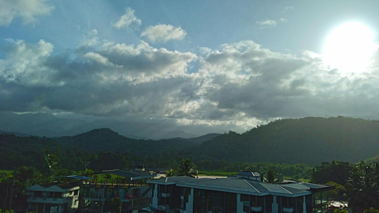 Akoya Pearl Hotel Ratnapura Exterior photo